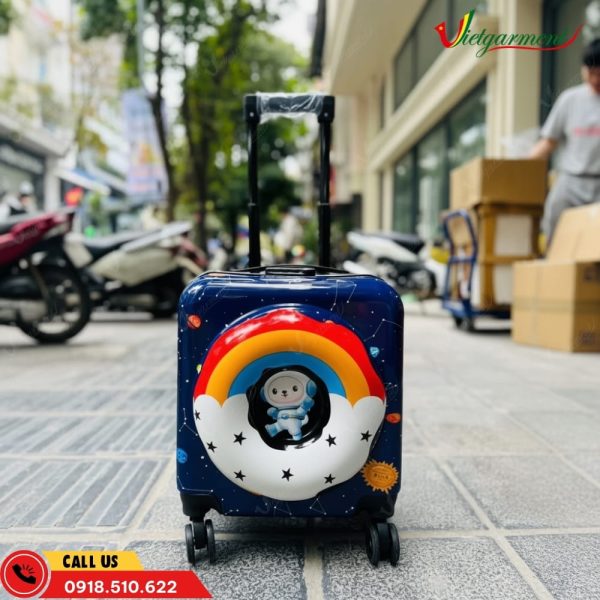 Vali Trẻ Em Màu Hồng In Hình Phi Hành Gia 9 vali tre em hinh phi hanh gia xanh than