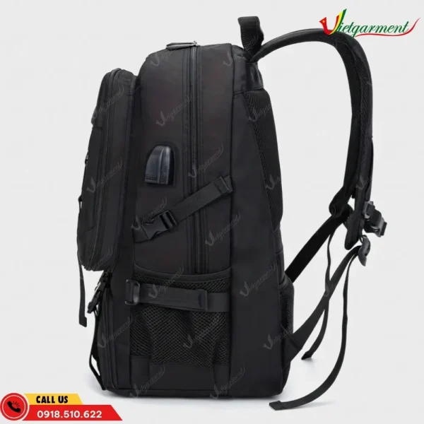 Balo du lịch 50L màu đen kiểu dáng thể thao