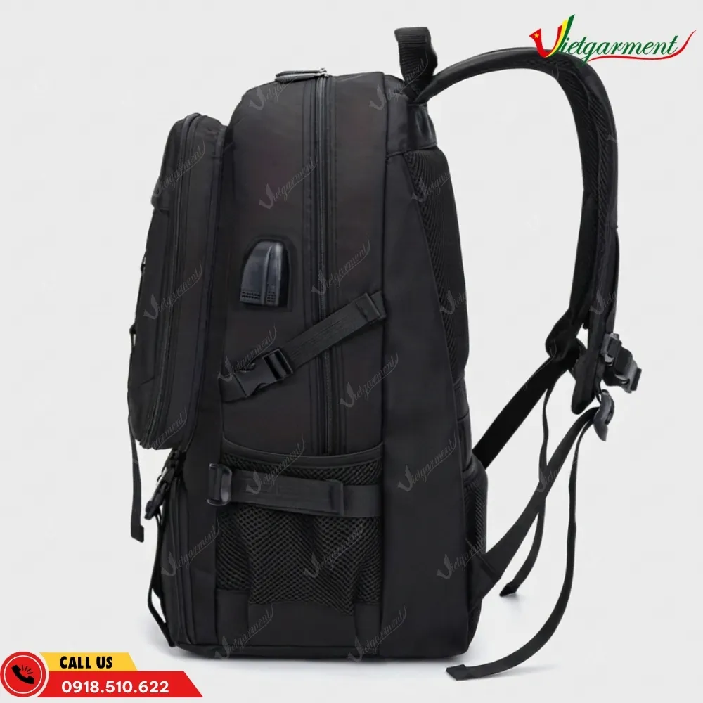 Balo du lịch 50L màu đen kiểu dáng thể thao
